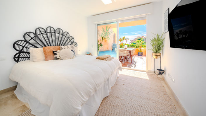 Image No.15-3 Bed Property for sale