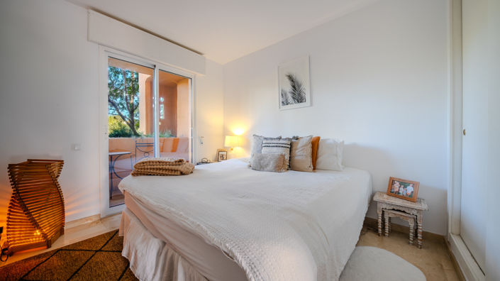 Image No.19-3 Bed Property for sale