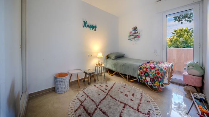 Image No.25-3 Bed Property for sale