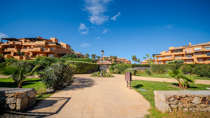 Image No.38-3 Bed Property for sale