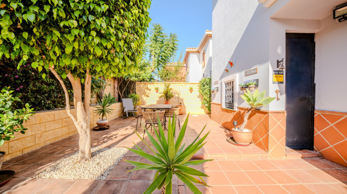 Image No.13-3 Bed House for sale