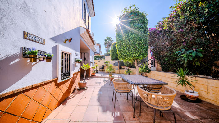 Image No.14-3 Bed House for sale