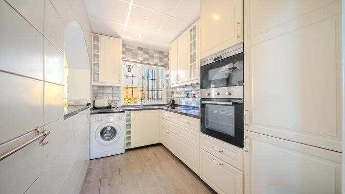 Image No.25-3 Bed House for sale