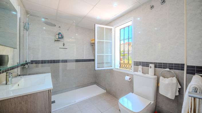 Image No.31-3 Bed House for sale