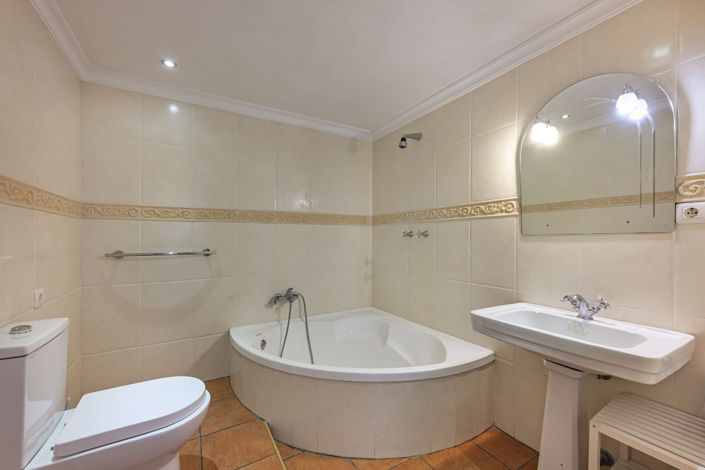 Image No.13-5 Bed Villa for sale