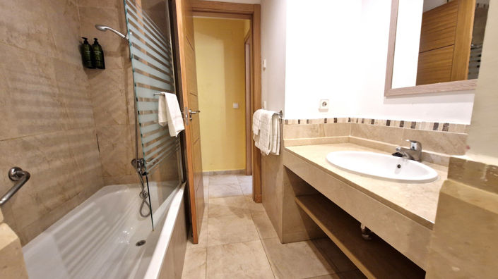 Image No.18-1 Bed Property for sale