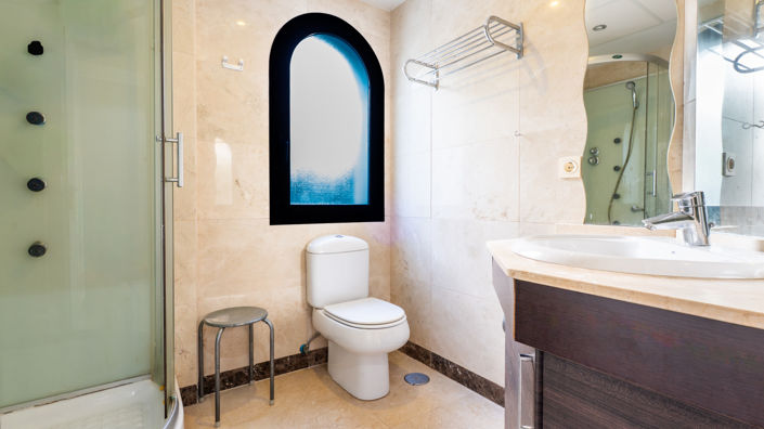 Image No.18-2 Bed Apartment for sale