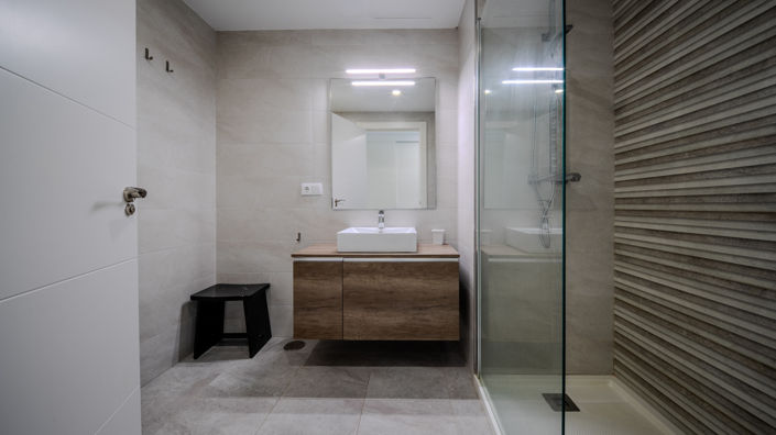 Image No.14-2 Bed Property for sale