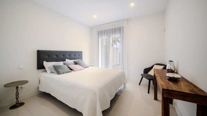 Image No.16-2 Bed Property for sale