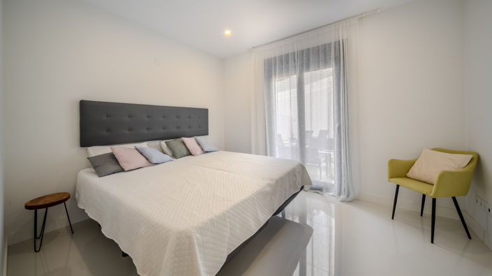 Image No.18-2 Bed Property for sale