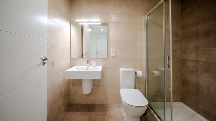 Image No.20-2 Bed Property for sale