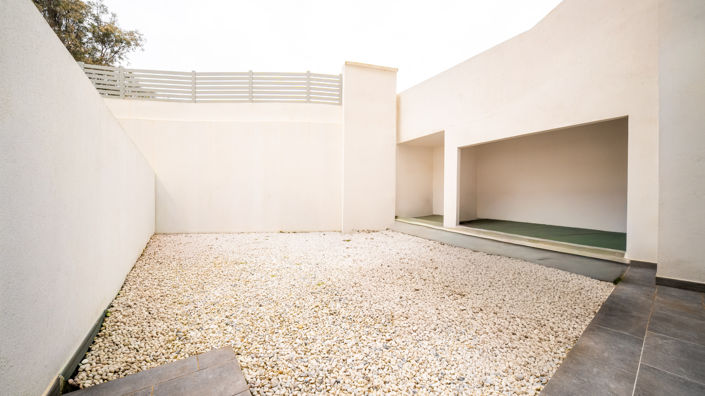 Image No.24-2 Bed Property for sale