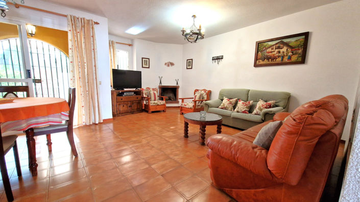 Image No.11-3 Bed Townhouse for sale