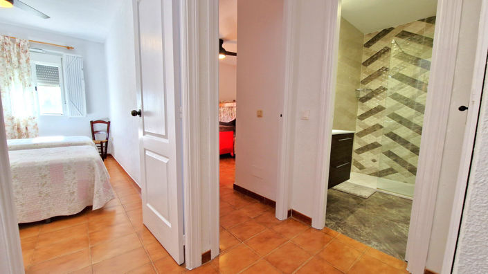 Image No.31-3 Bed Townhouse for sale