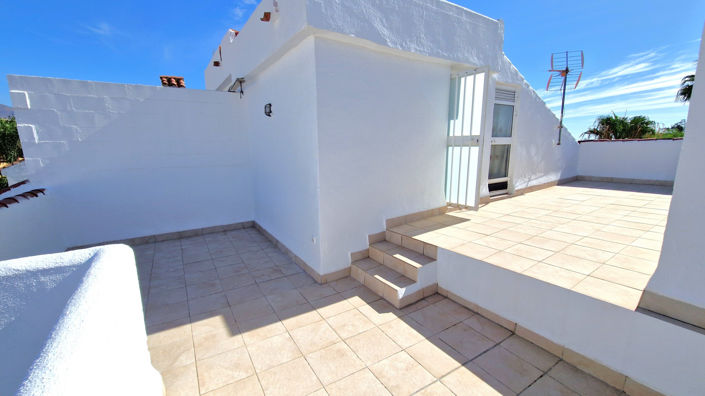 Image No.40-3 Bed Townhouse for sale