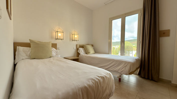 Image No.18-2 Bed Property for sale