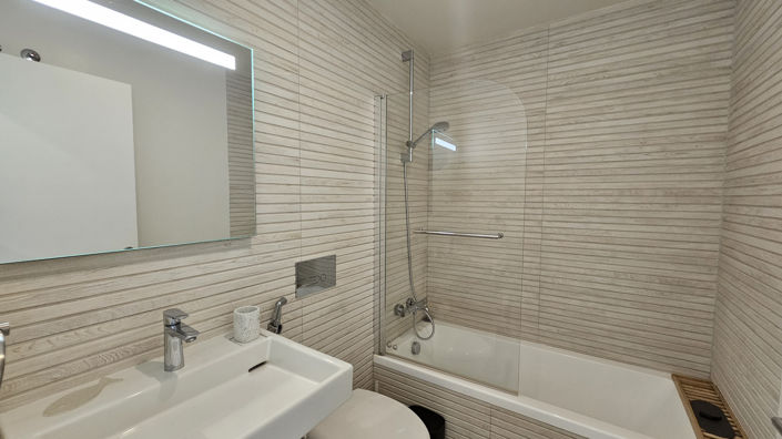 Image No.17-4 Bed House for sale