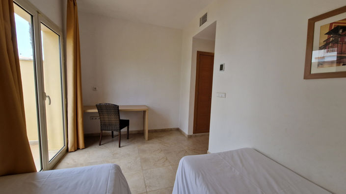 Image No.26-3 Bed Property for sale