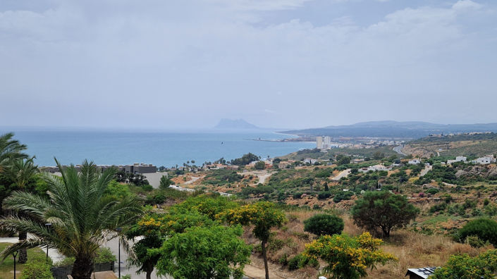 Image No.40-3 Bed Property for sale