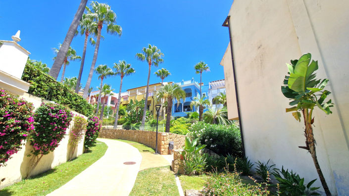 Image No.45-3 Bed Property for sale