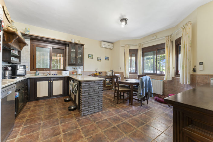 Image No.10-3 Bed Villa for sale