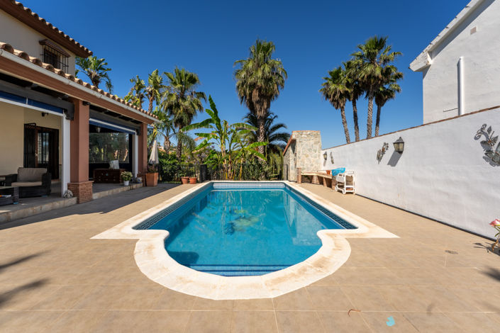 Image No.2-3 Bed Villa for sale