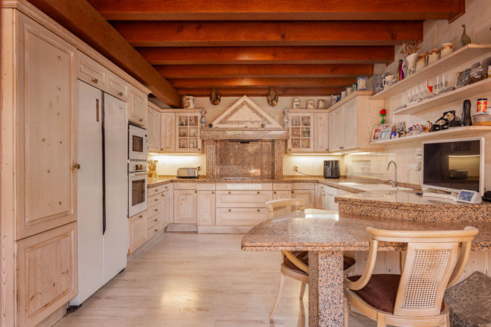 Image No.21-4 Bed Commercial for sale