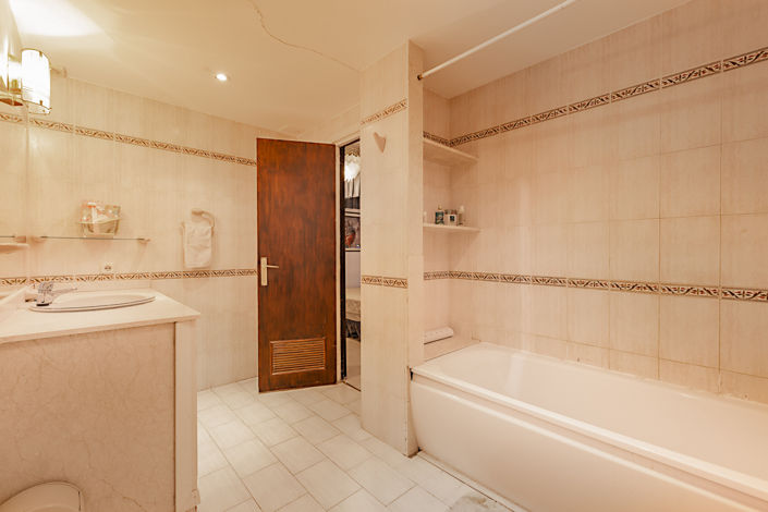 Image No.29-4 Bed Commercial for sale