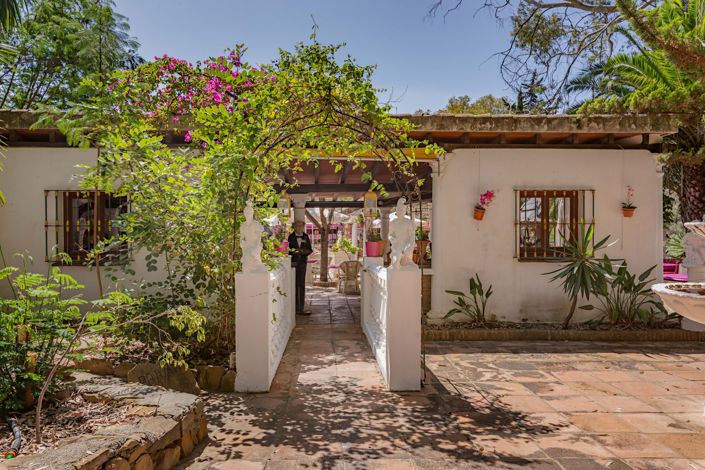 Image No.31-4 Bed Commercial for sale