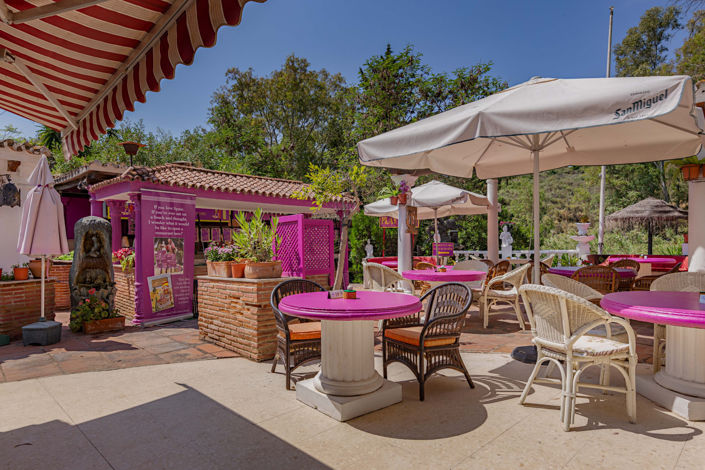 Image No.33-4 Bed Commercial for sale