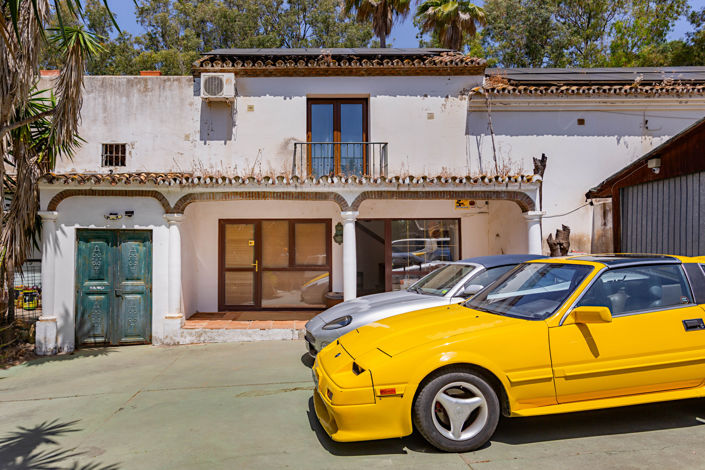 Image No.42-4 Bed Commercial for sale