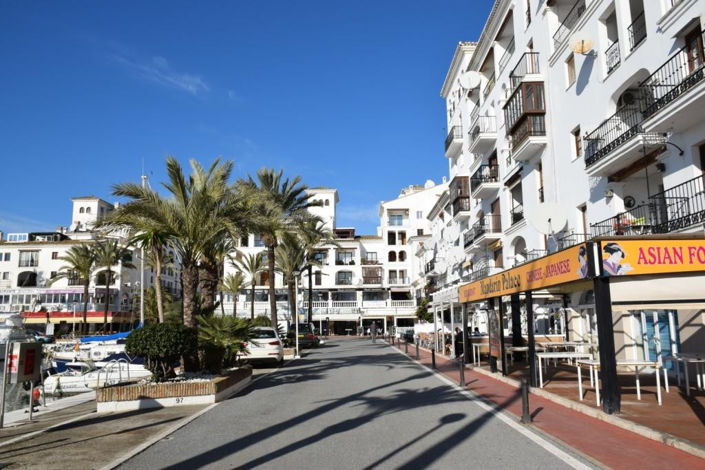 Image No.32-3 Bed Property for sale