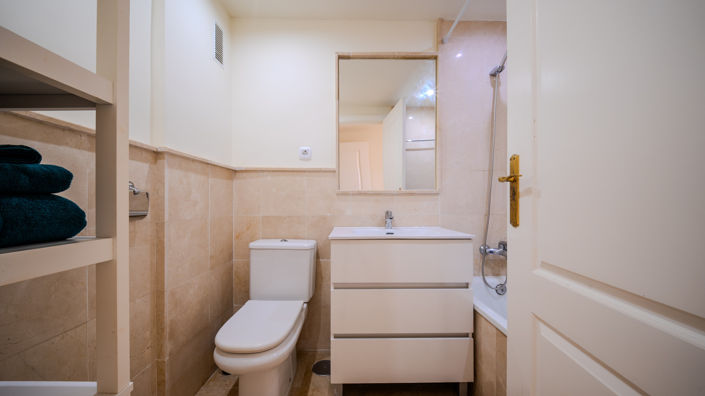 Image No.20-2 Bed Apartment for sale