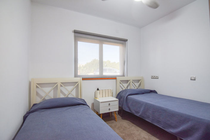 Image No.13-5 Bed House for sale