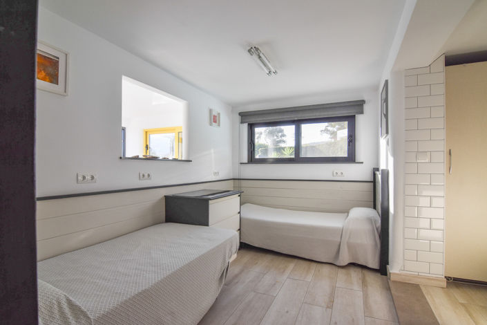 Image No.20-5 Bed House for sale