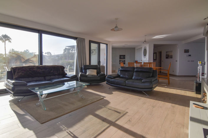 Image No.6-5 Bed House for sale