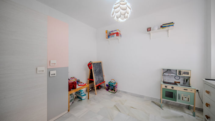 Image No.15-3 Bed Apartment for sale