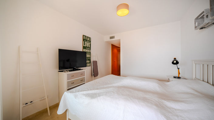 Image No.20-2 Bed Apartment for sale