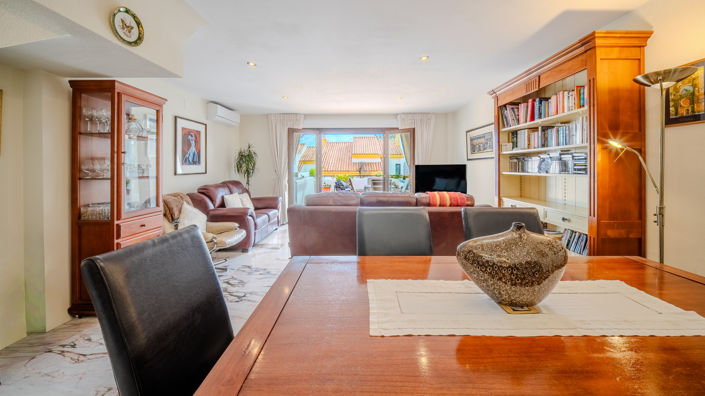 Image No.11-4 Bed Townhouse for sale