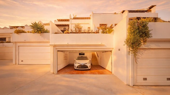 Image No.18-4 Bed Townhouse for sale