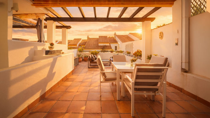 Image No.2-4 Bed Townhouse for sale