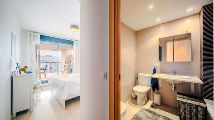 Image No.21-4 Bed Apartment for sale