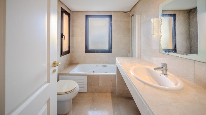 Image No.29-2 Bed Apartment for sale