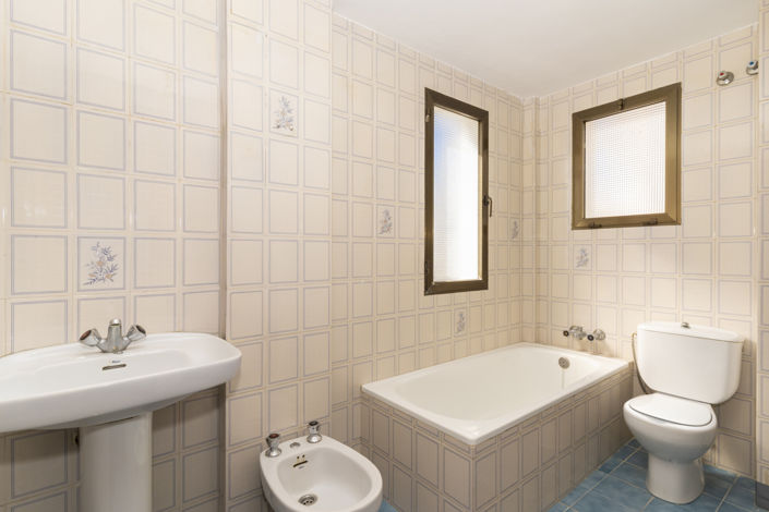 Image No.28-4 Bed Apartment for sale