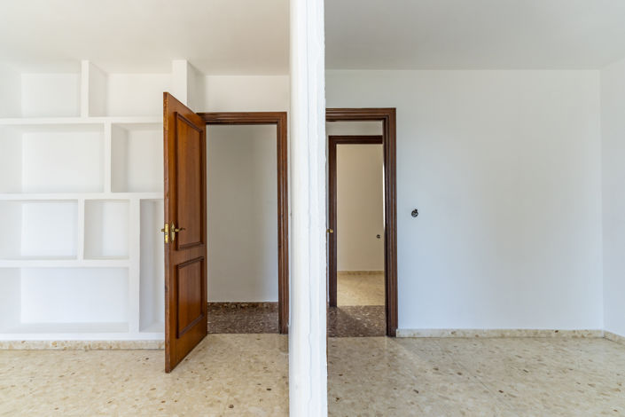 Image No.30-4 Bed Apartment for sale