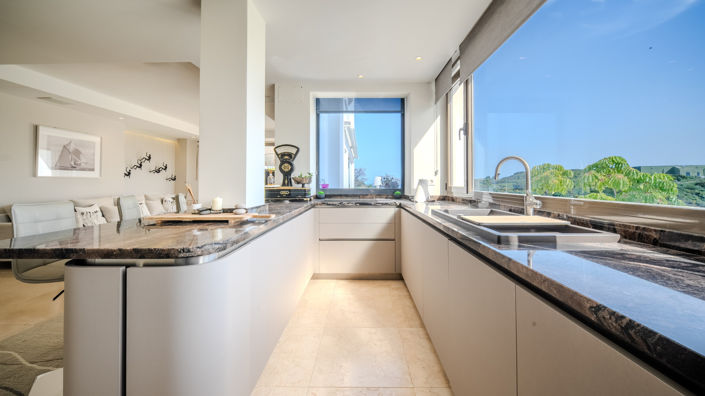 Image No.17-2 Bed Property for sale