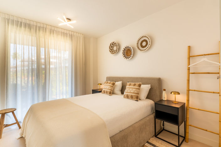 Image No.17-3 Bed Property for sale