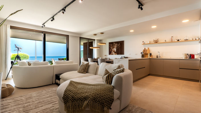 Image No.3-3 Bed Property for sale