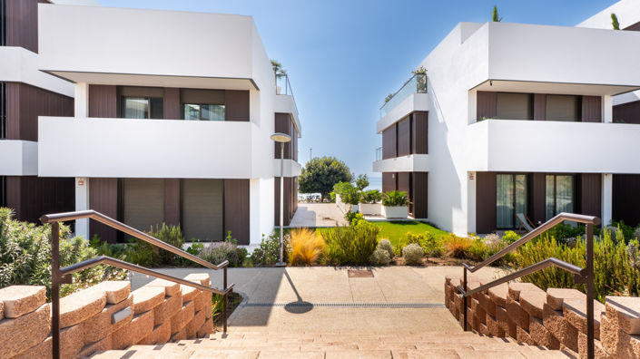 Image No.30-3 Bed Property for sale