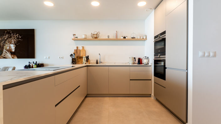 Image No.9-3 Bed Property for sale